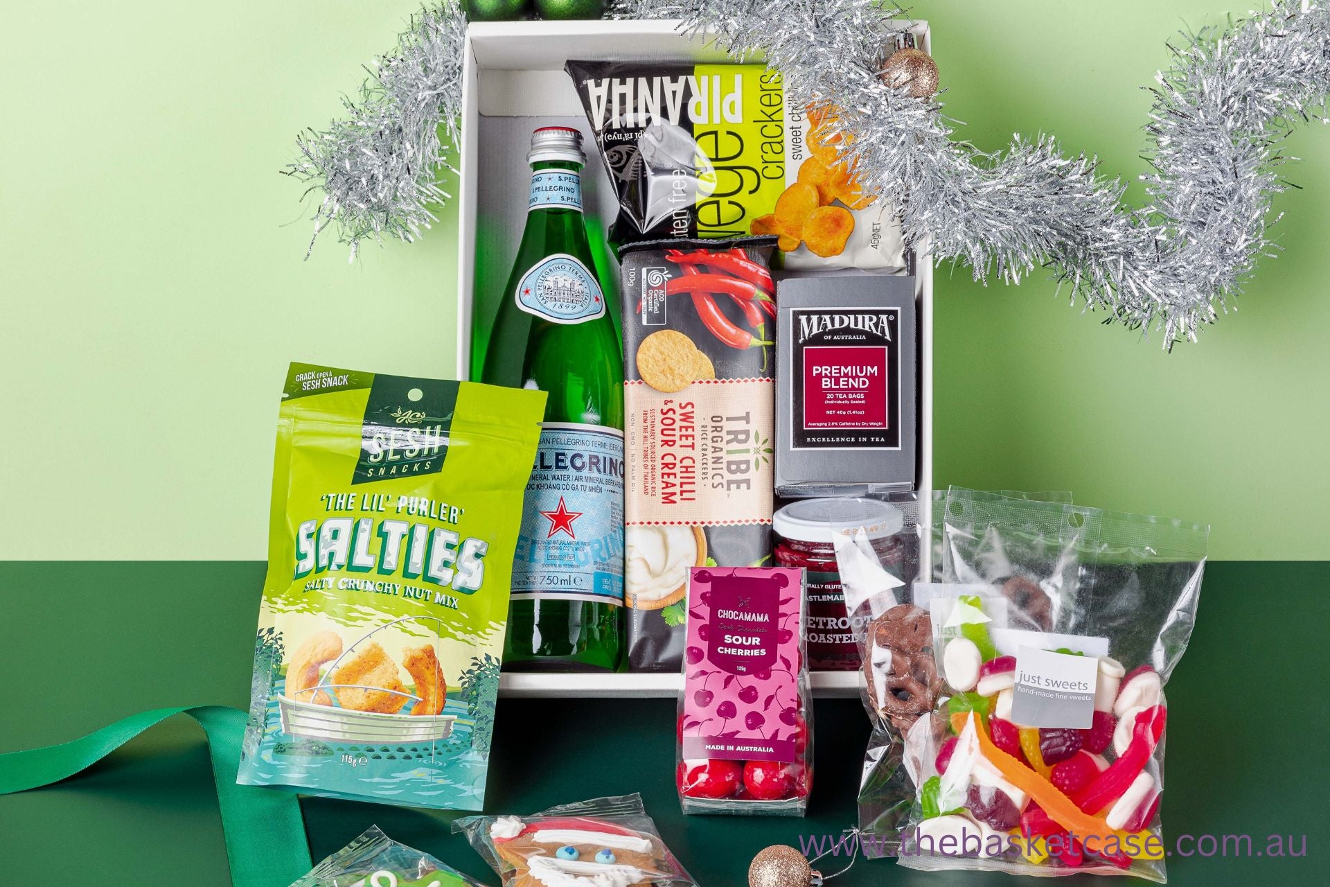 Difference between Christmas Gift Hampers and Christmas Hampers