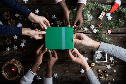 Christmas Gift Ideas for Friends: Thoughtful, Fun & Festive Hampers They’ll Absolutely Love